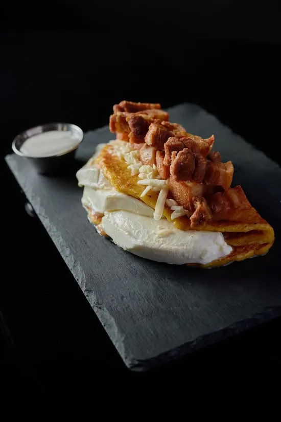 Cachapa con Chicharrón